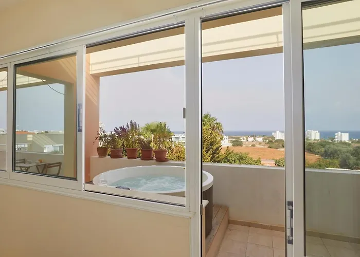 Spectacular Sea View, Private Jacuzzi & Table Pool Апартаменты *