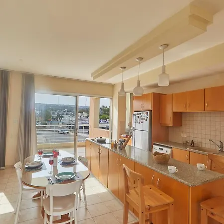 Spectacular Sea View, Private Jacuzzi & Table Pool Daire