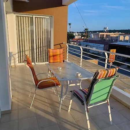 Spectacular Sea View, Private Jacuzzi & Table Pool Apartment