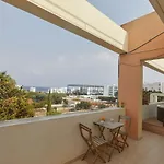 Spectacular Sea View, Private Jacuzzi & Table Pool